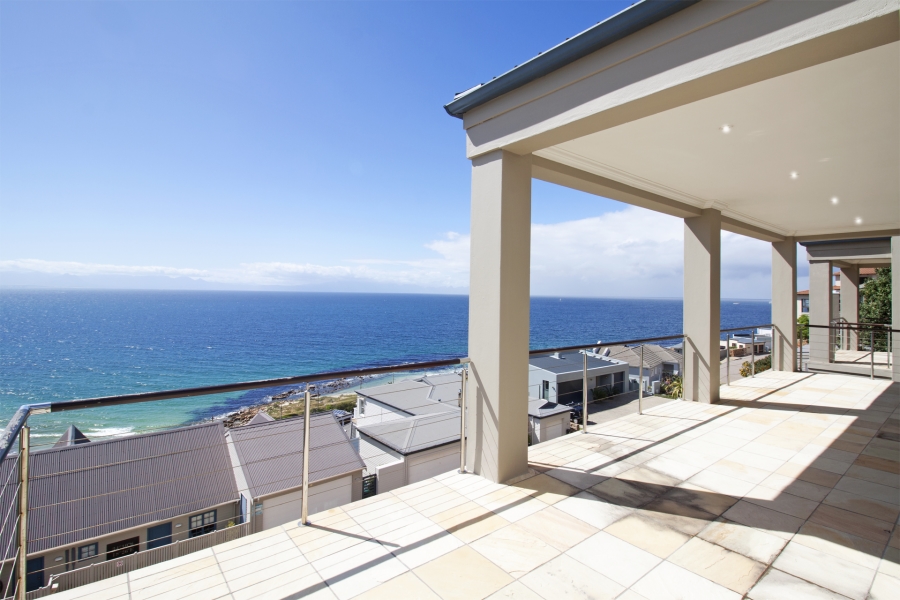 To Let 3 Bedroom Property for Rent in Cairnside Western Cape